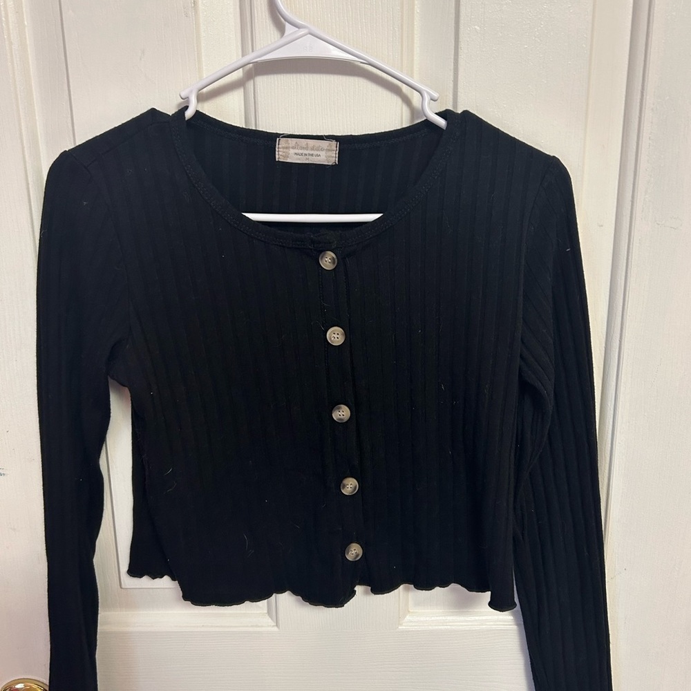 Black button up Altered State crop top in size medium